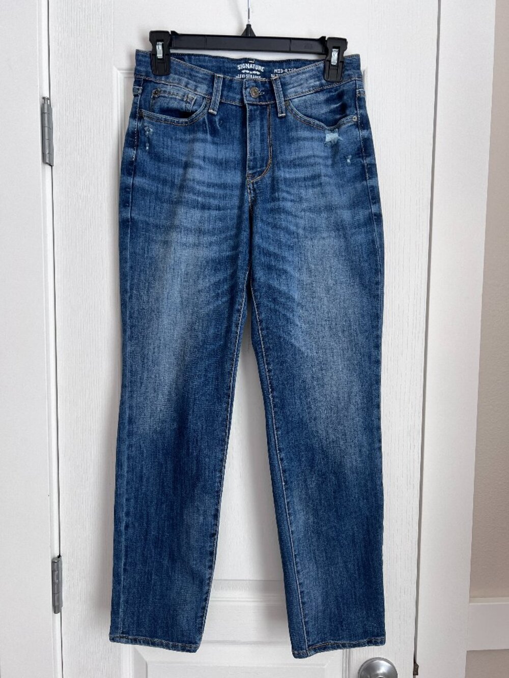 Signature by Levi Strauss Mid-Rise Slim Cuffed Jeans Size 4 W27 Medium Wash